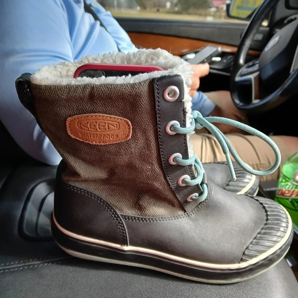 Keen Elsa Green and Black Leather Winter Boots Size 6 Snow Boot Waterproof - Picture 3 of 10